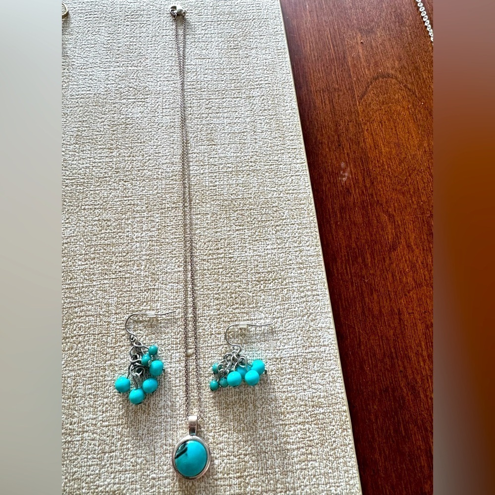 Teal and silver earring and necklace set